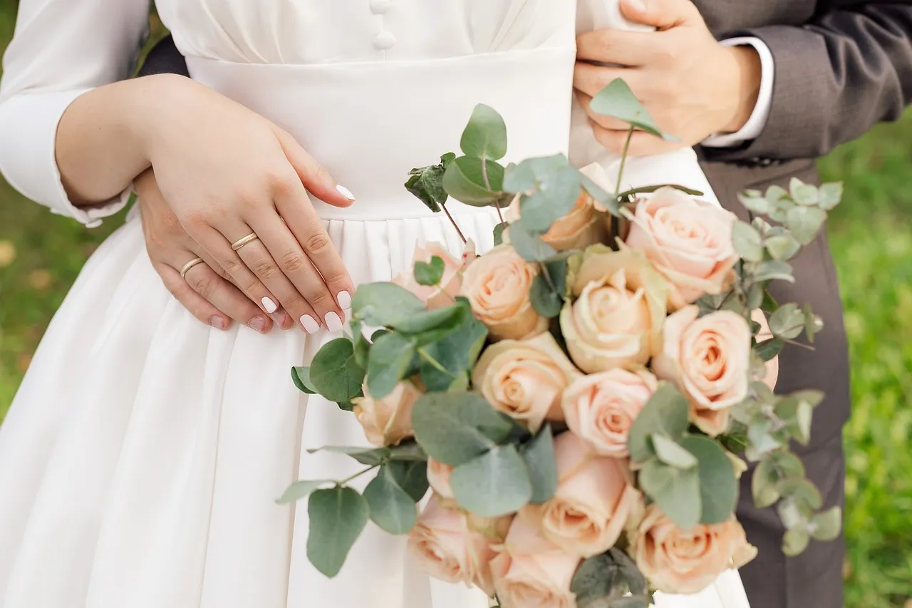 Hochzeitsnägel: Die besten Nageldesigns Lackier-Tipps